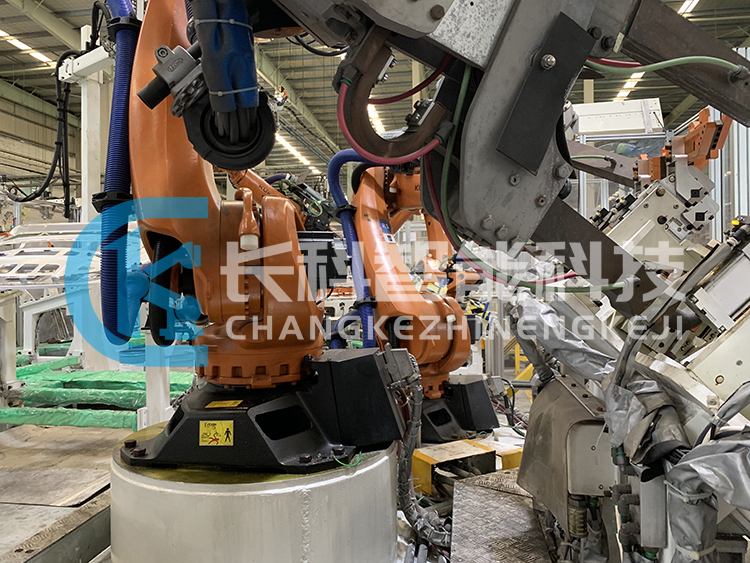 拆卸庫卡焊接機(jī)器人二軸減速機(jī) 拆卸庫卡焊接機(jī)器人二軸減速機(jī)